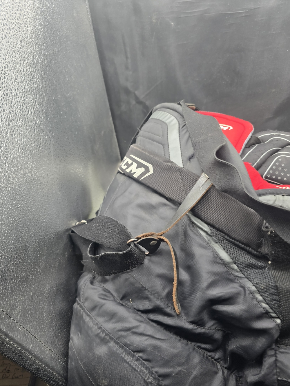 CCM‎ Red and Black Junior Ice Hockey Shoulder Pad